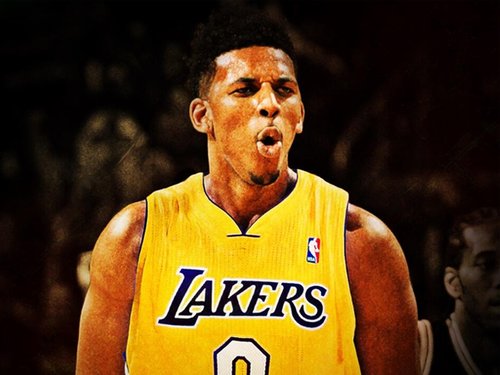 前场压迫不 前场压迫不